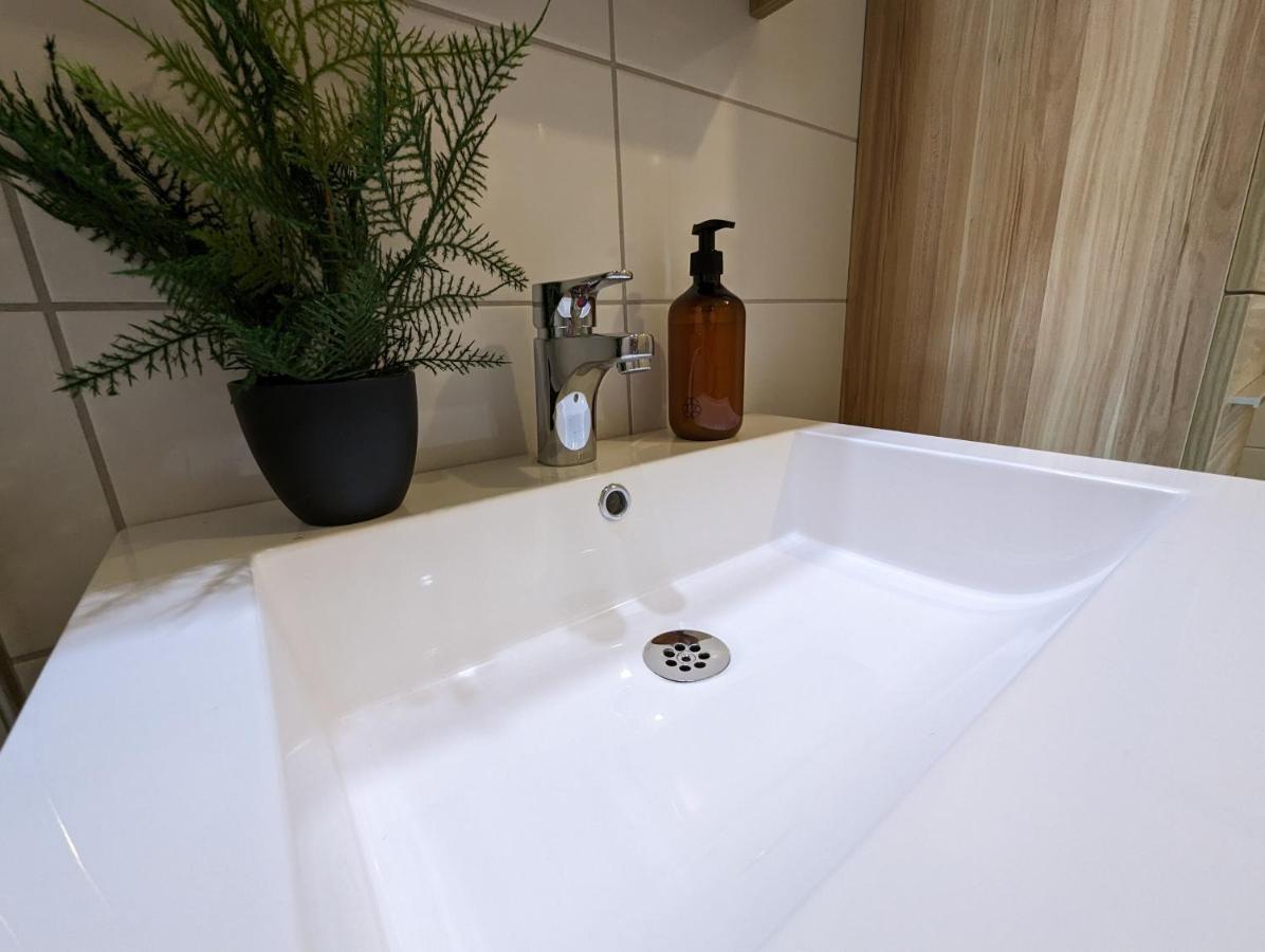 Hotell Bro Kristinehamn Ngoại thất bức ảnh